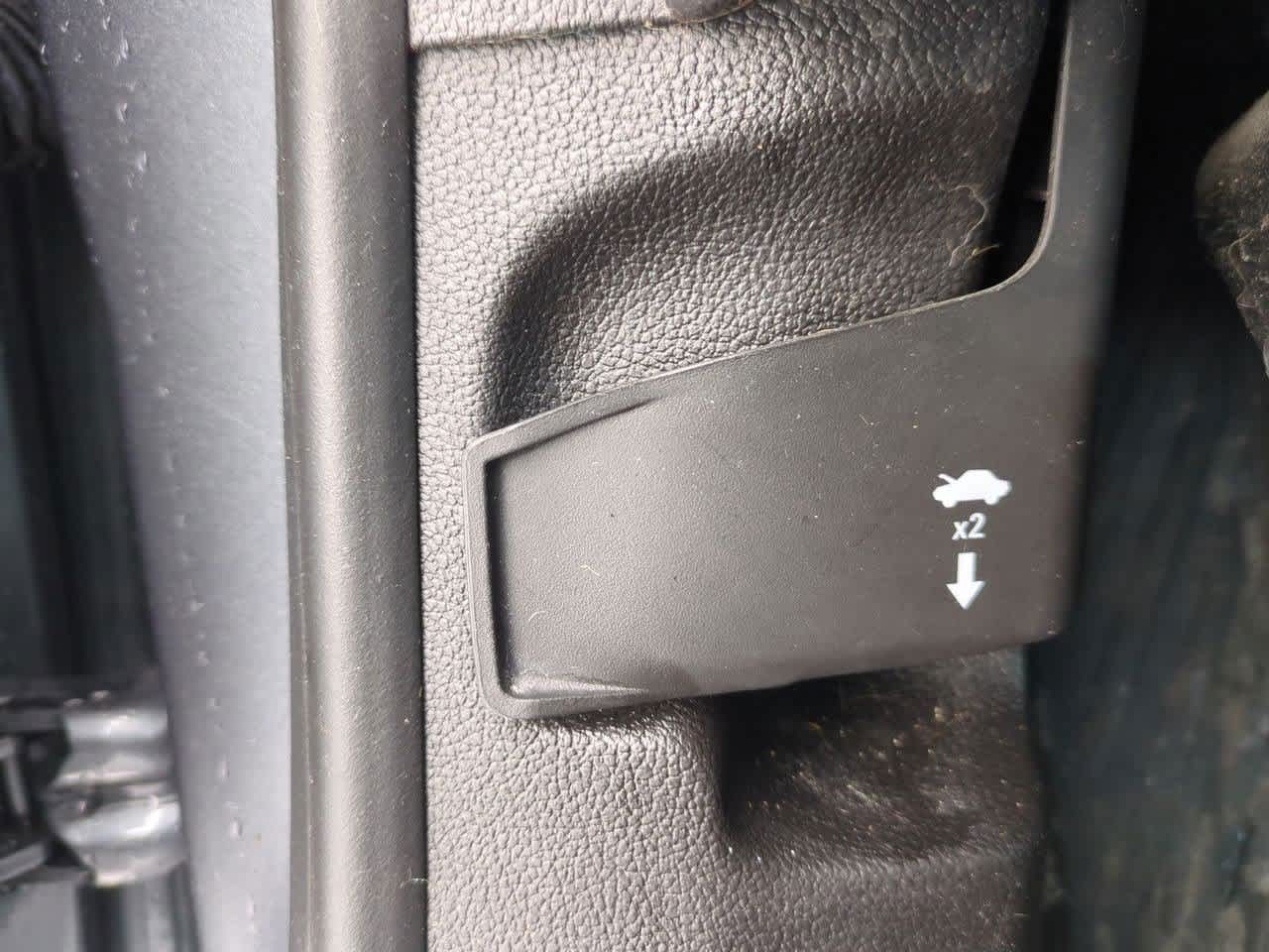 Thumbnail: 2018 Chevrolet Cruze - 34