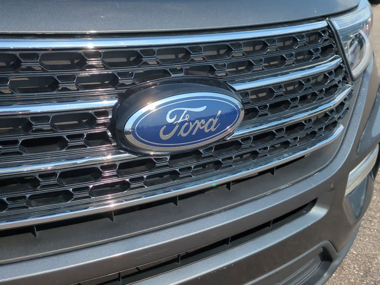 Thumbnail: 2020 Ford Explorer - 11