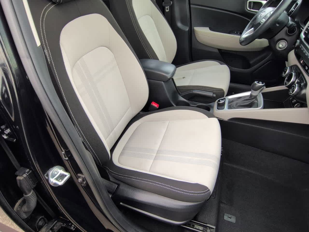 Thumbnail: 2023 Hyundai Venue - 22