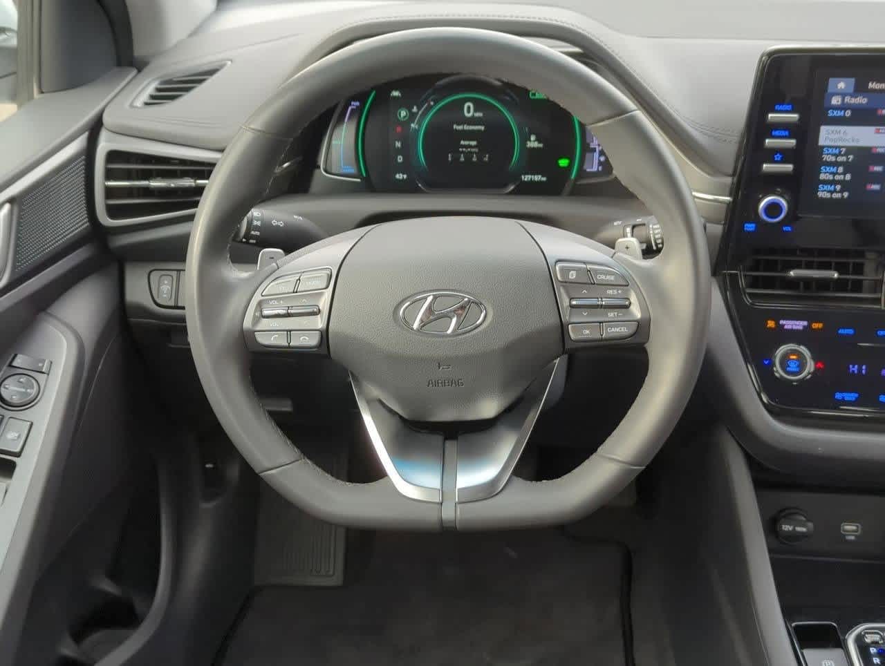 2022 Hyundai Ioniq SE 21