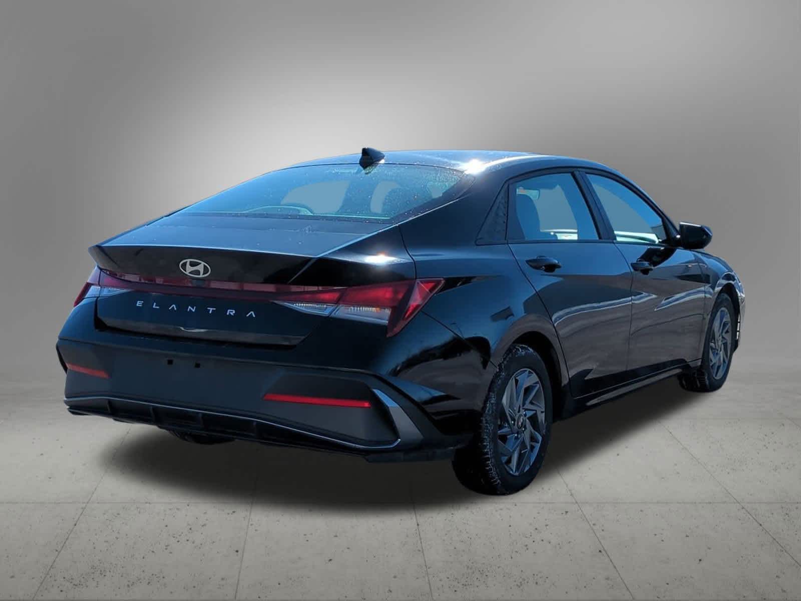 Thumbnail: 2024 Hyundai Elantra - 6