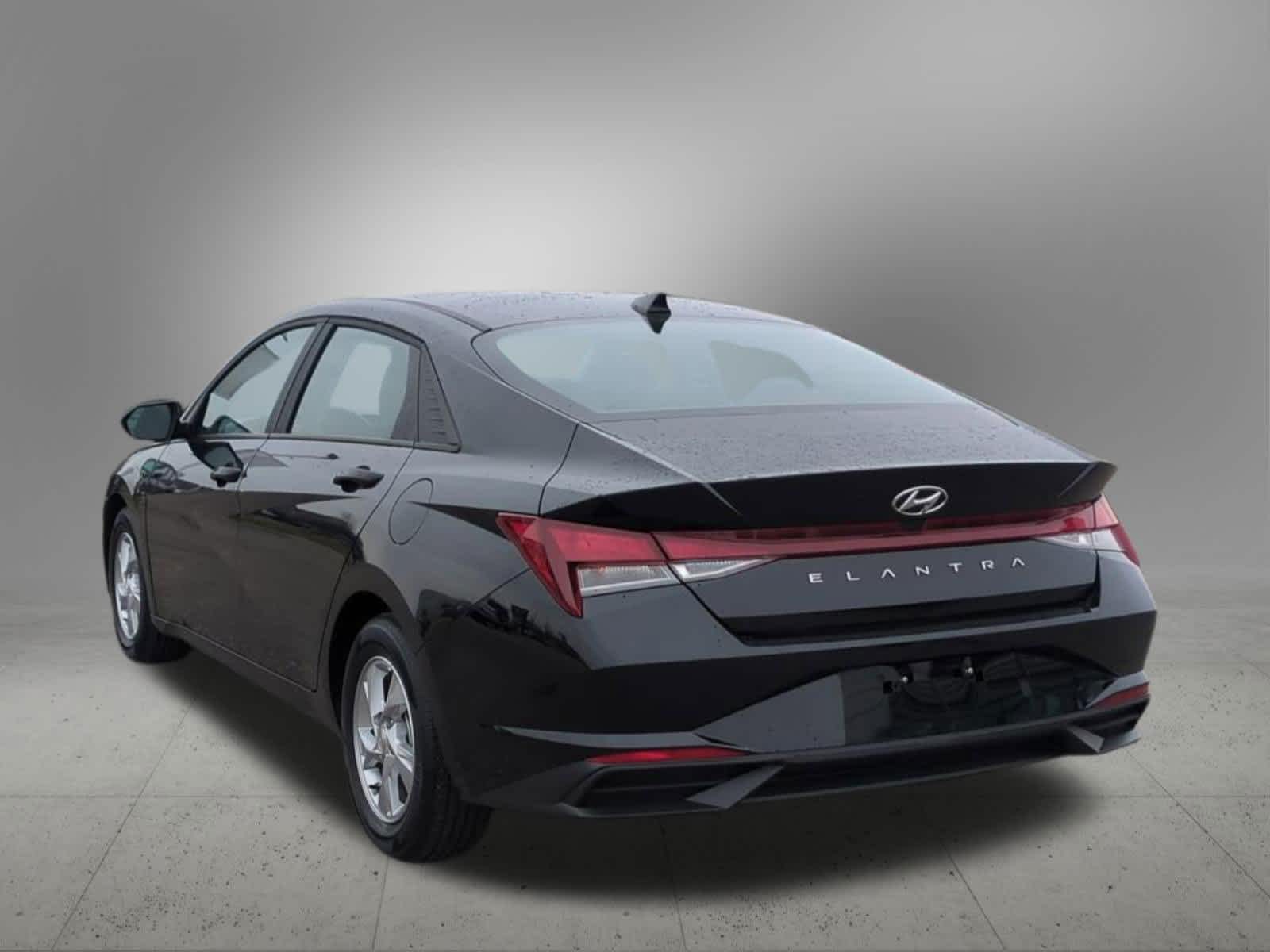 Thumbnail: 2023 Hyundai Elantra - 4