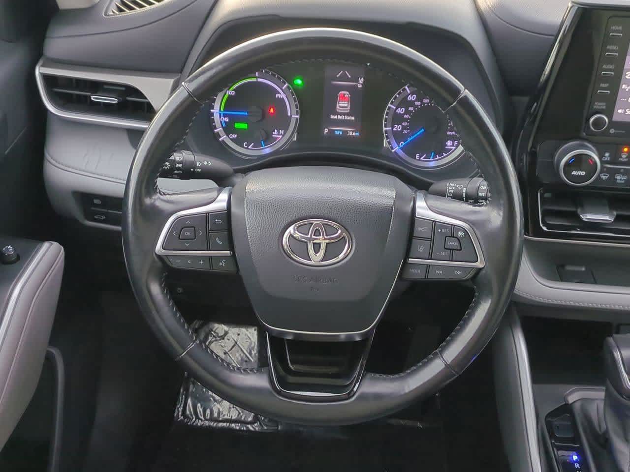 Thumbnail: 2021 Toyota Highlander - 21