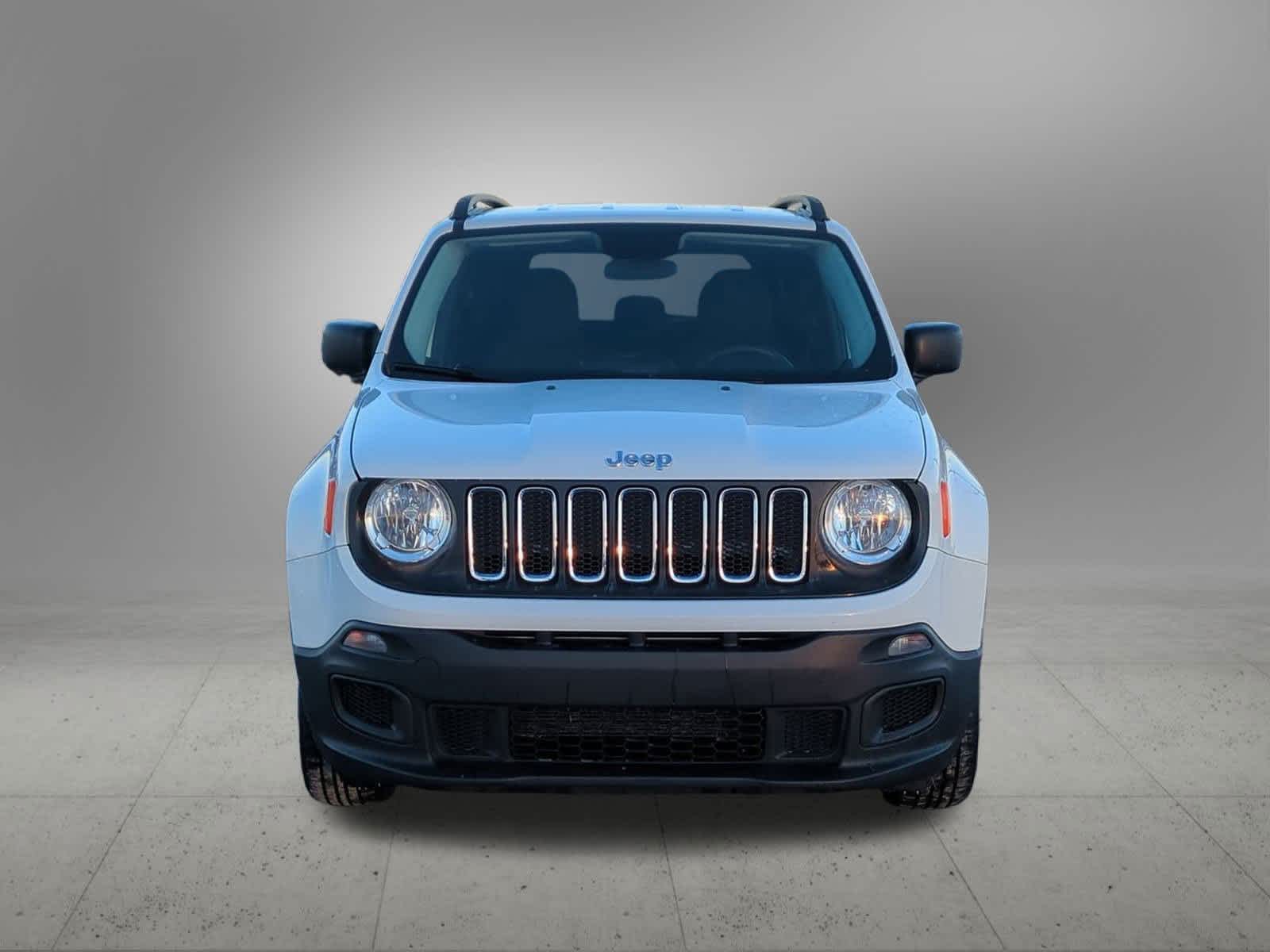 Thumbnail: 2017 Jeep Renegade - 9