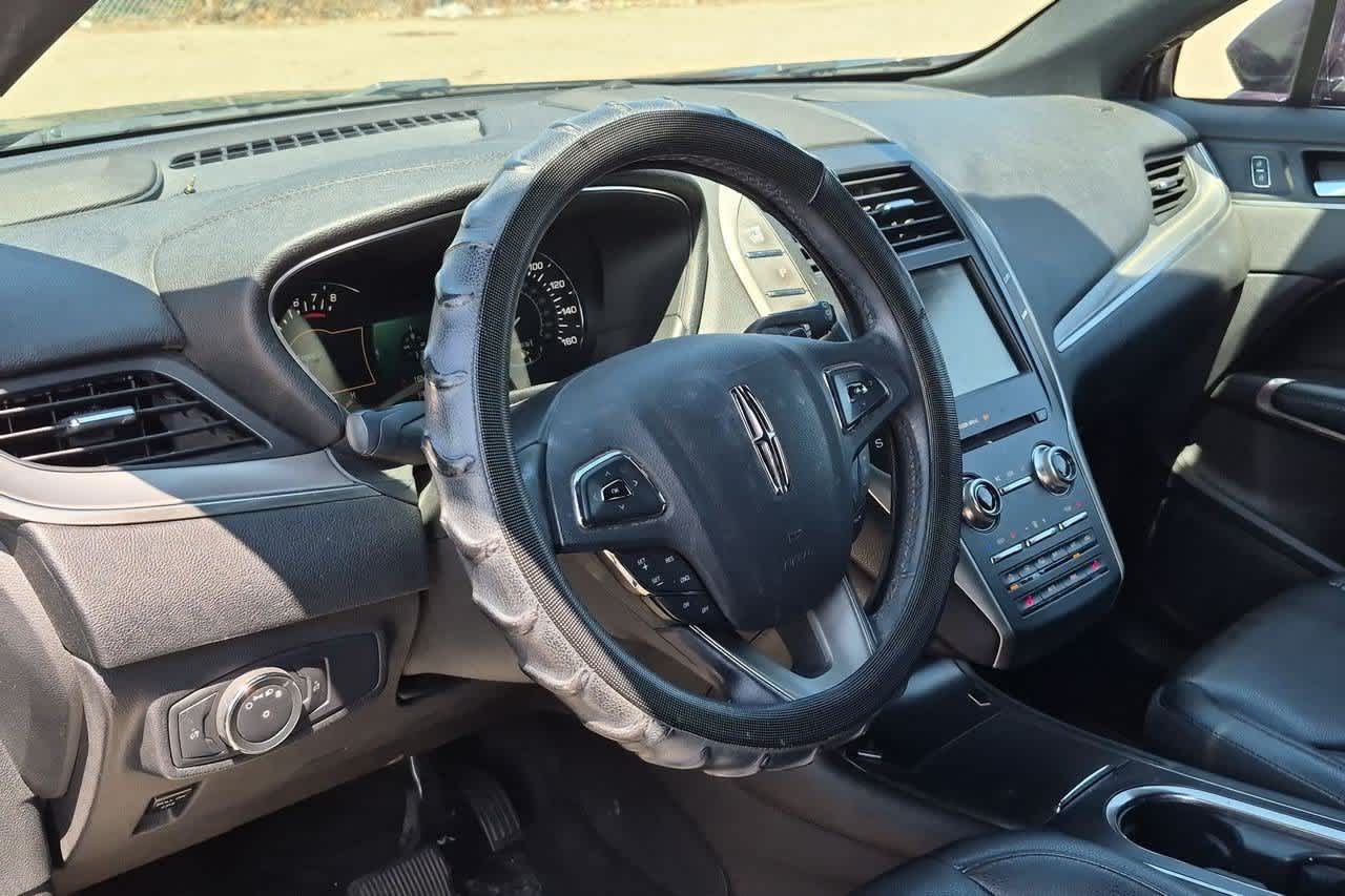 Thumbnail: 2015 Lincoln MKC - 2