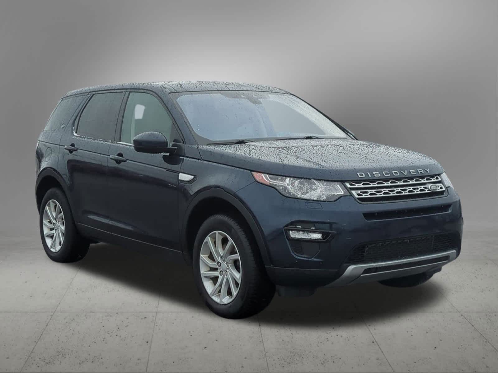 Thumbnail: 2017 Land Rover Discovery Sport - 8