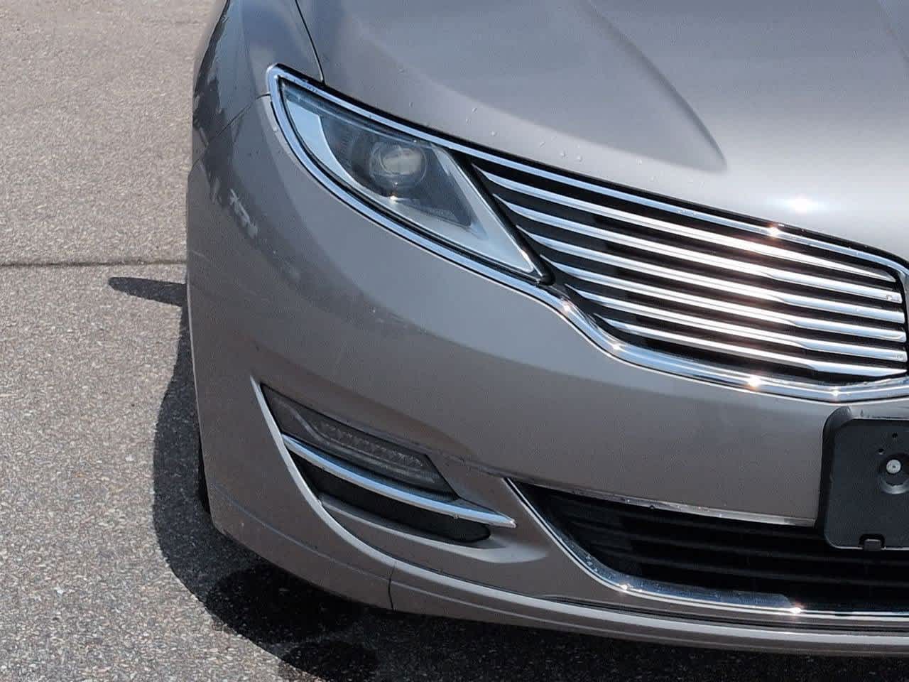 Thumbnail: 2015 Lincoln MKZ - 9
