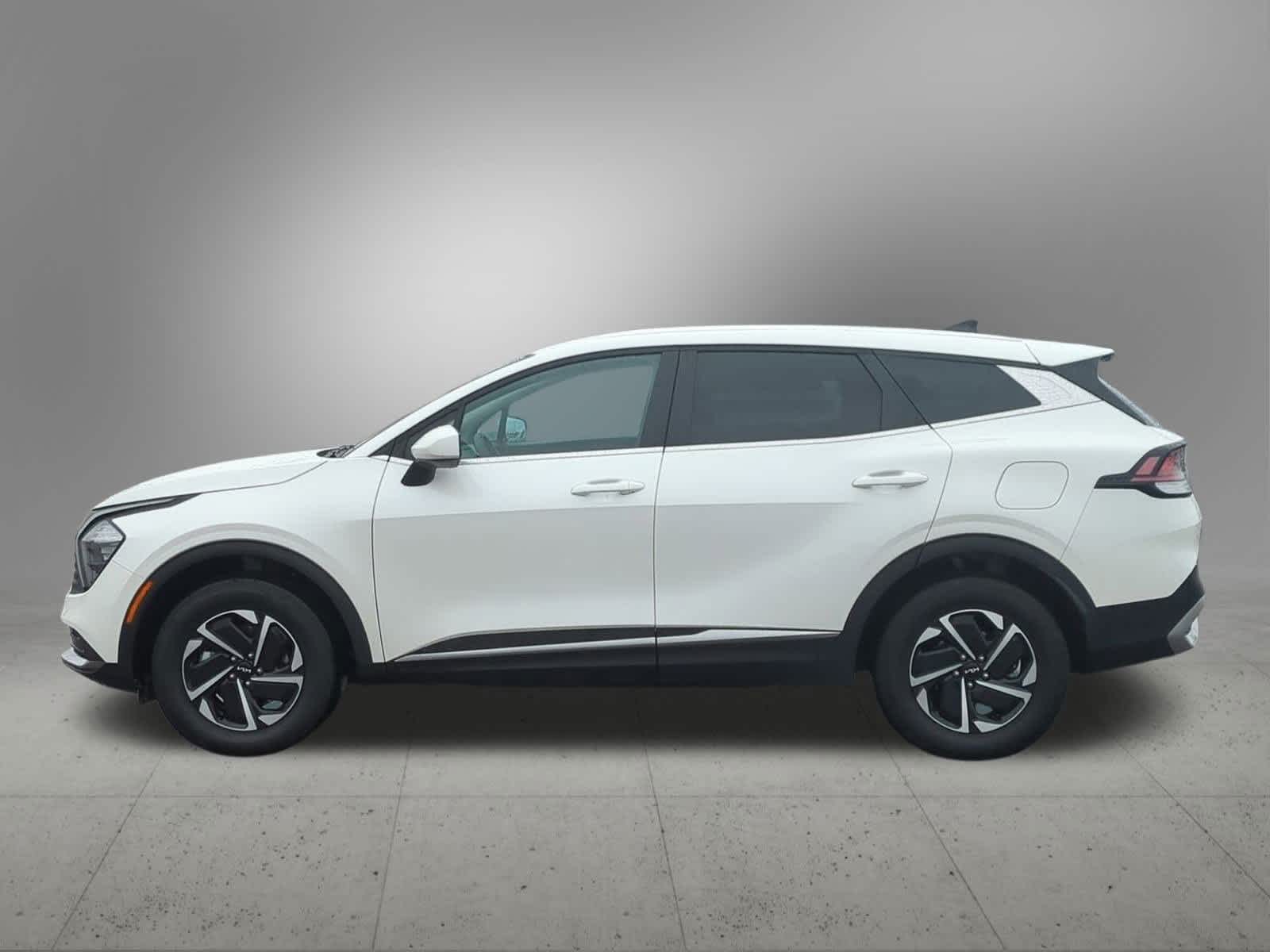 Thumbnail: 2023 Kia Sportage - 3