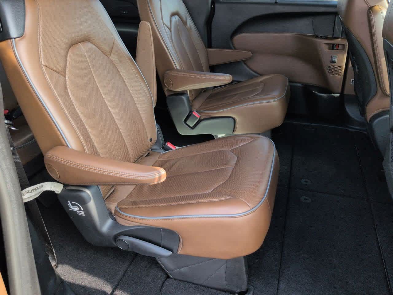 Thumbnail: 2020 Chrysler Pacifica - 21