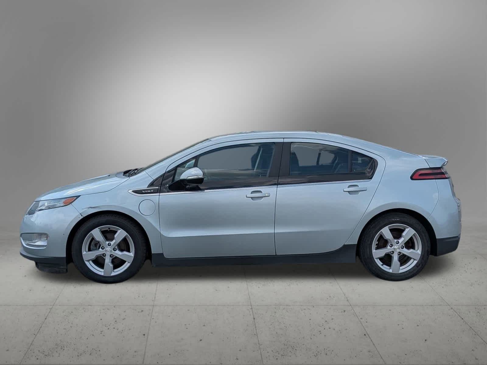 Thumbnail: 2013 Chevrolet Volt - 3
