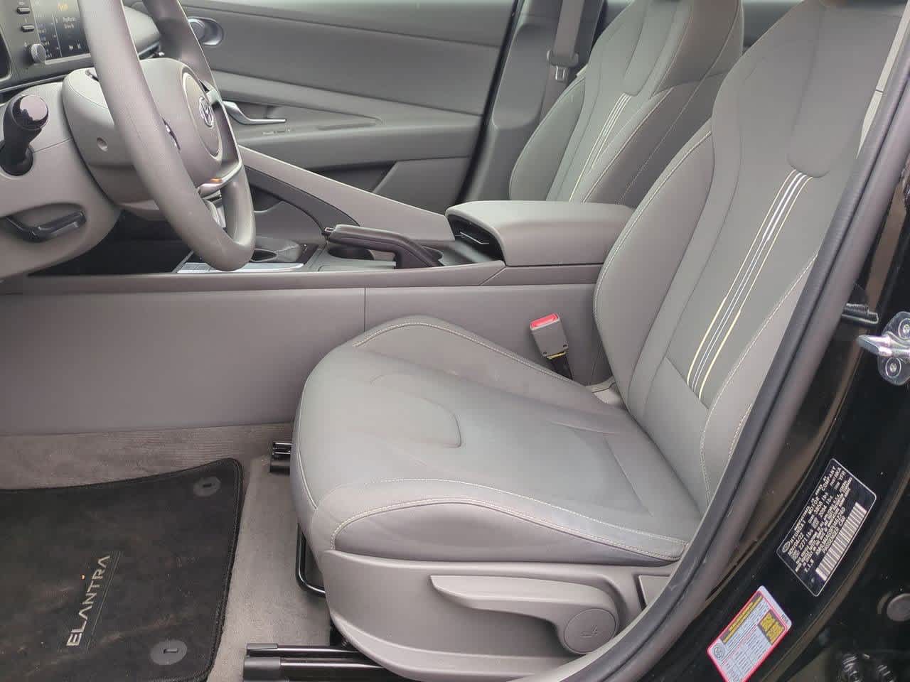 Thumbnail: 2023 Hyundai Elantra - 15