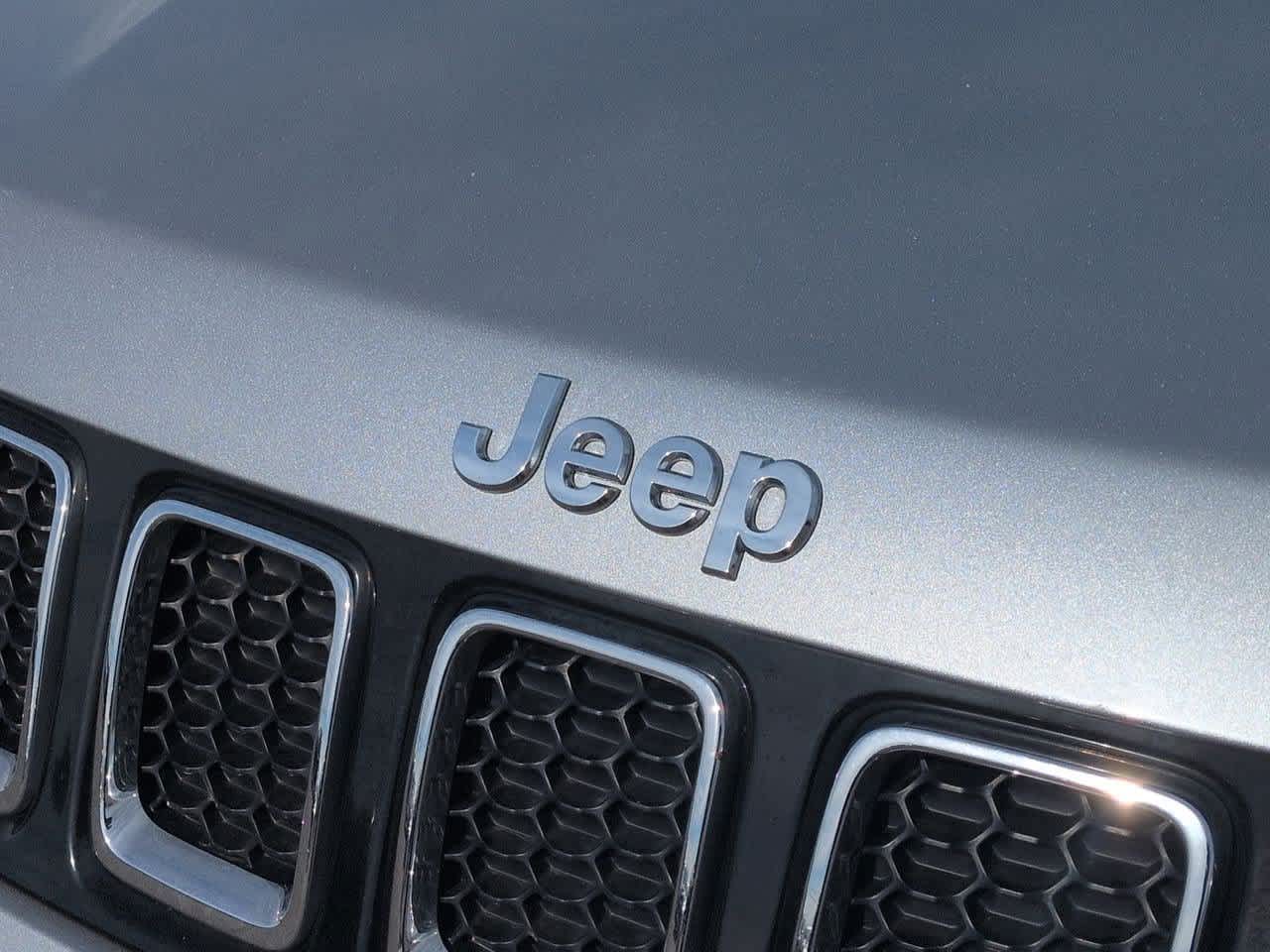 Thumbnail: 2019 Jeep Compass - 11