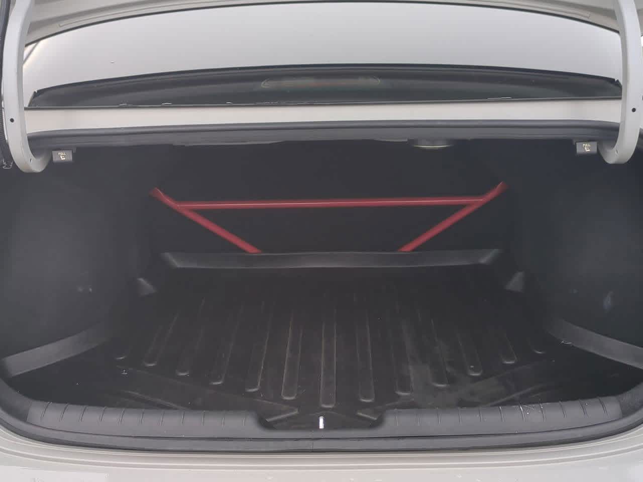 Thumbnail: 2022 Hyundai Elantra - 33