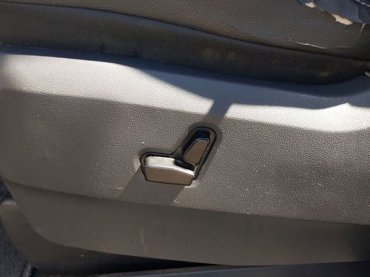 2010 Chrysler Town & Country Touring 16
