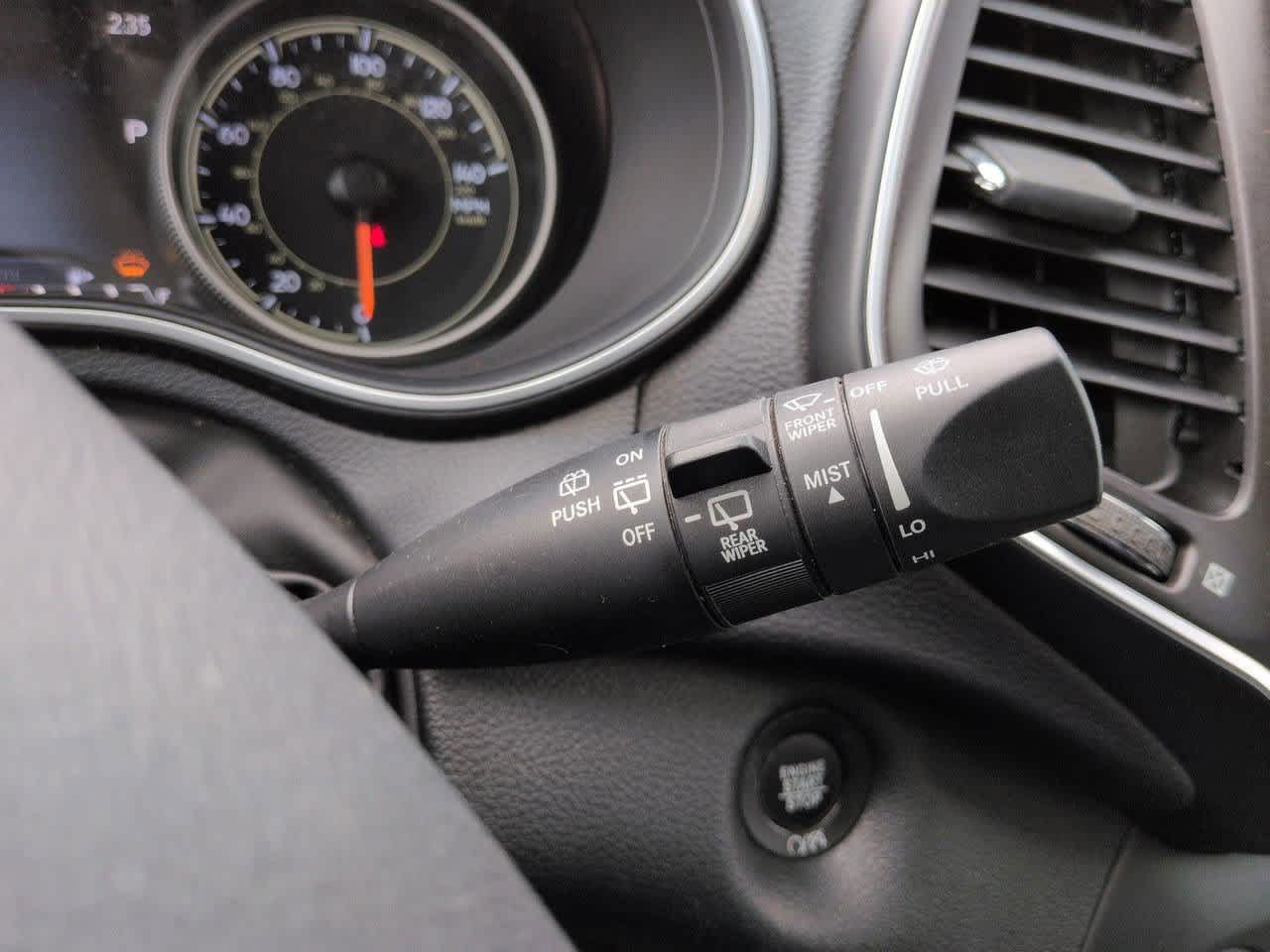 Thumbnail: 2019 Jeep Cherokee - 25