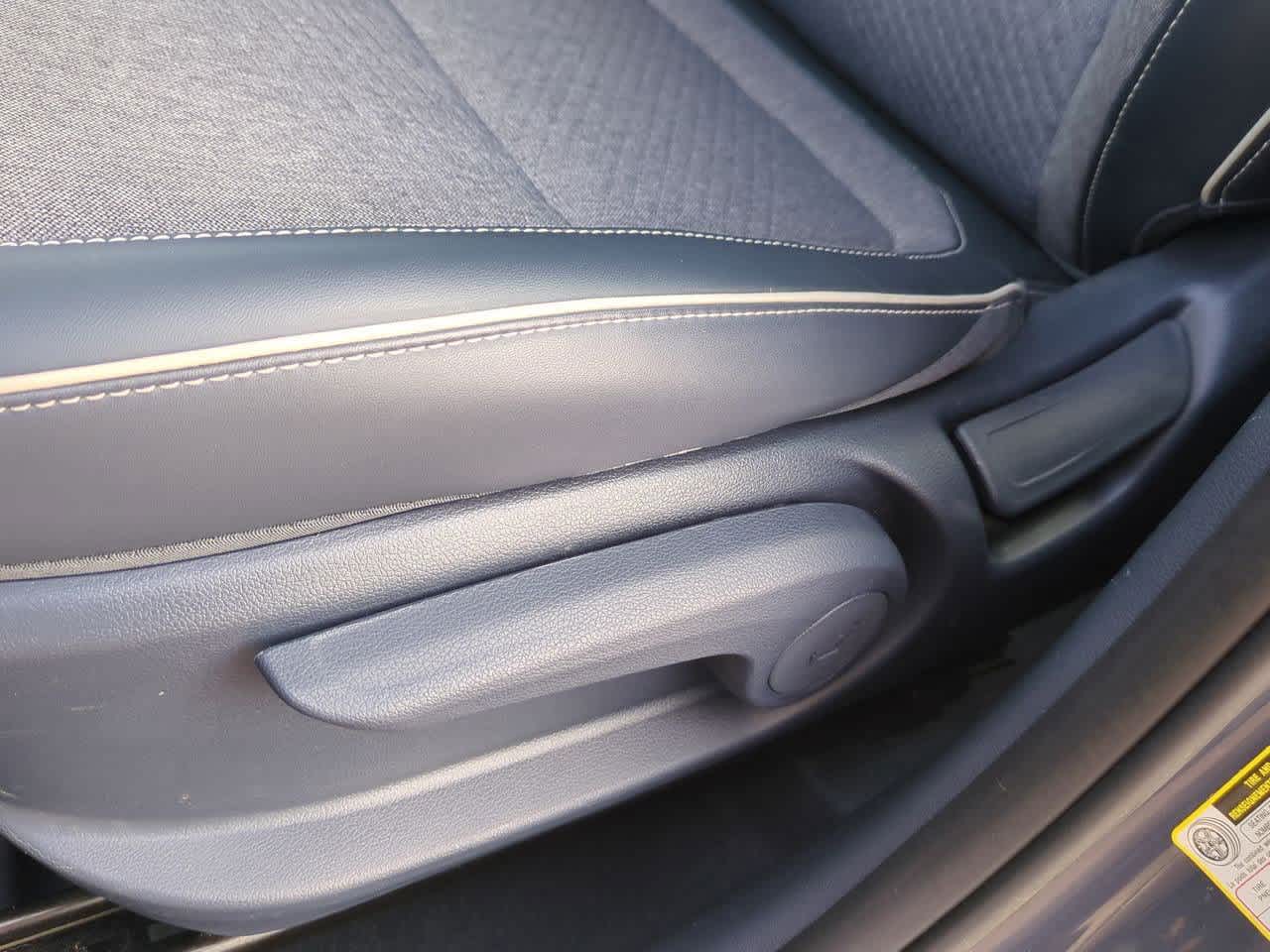 Thumbnail: 2023 Hyundai Venue - 16