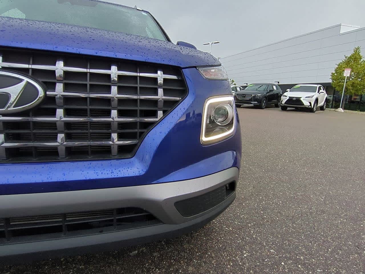 Thumbnail: 2022 Hyundai Venue - 10