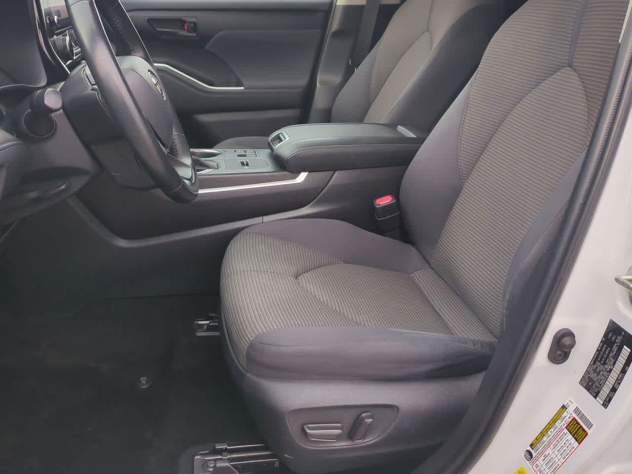 Thumbnail: 2023 Toyota Highlander - 15