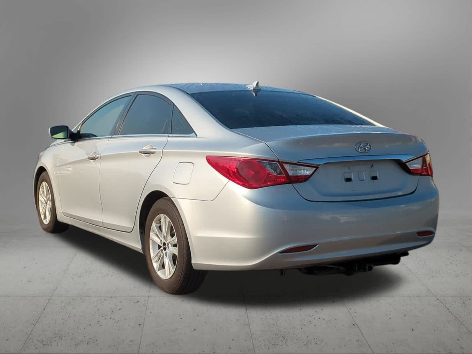 Thumbnail: 2011 Hyundai Sonata - 4