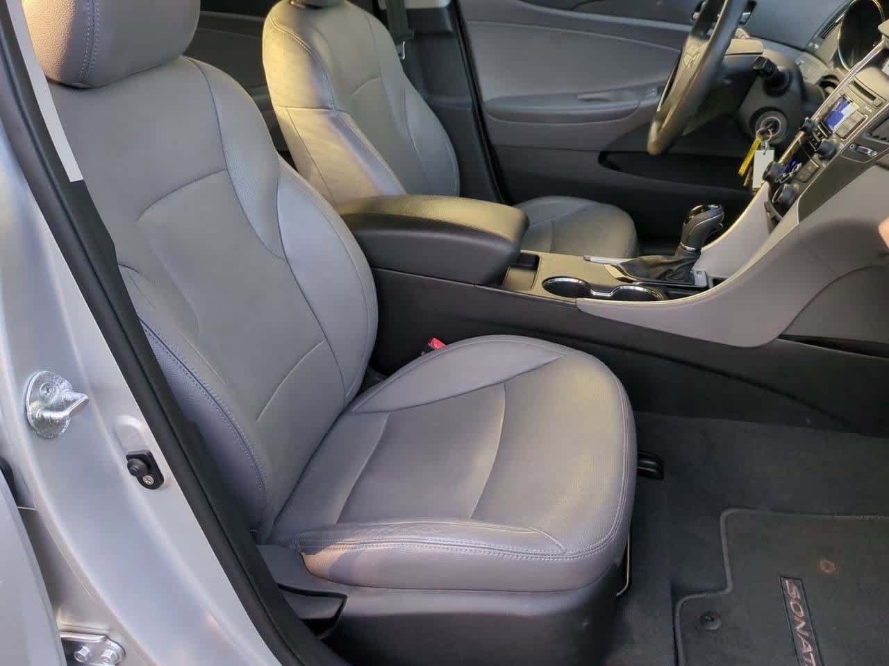 Thumbnail: 2011 Hyundai Sonata - 19
