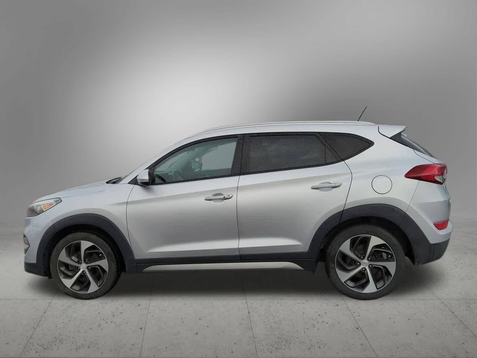 Thumbnail: 2017 Hyundai Tucson - 3