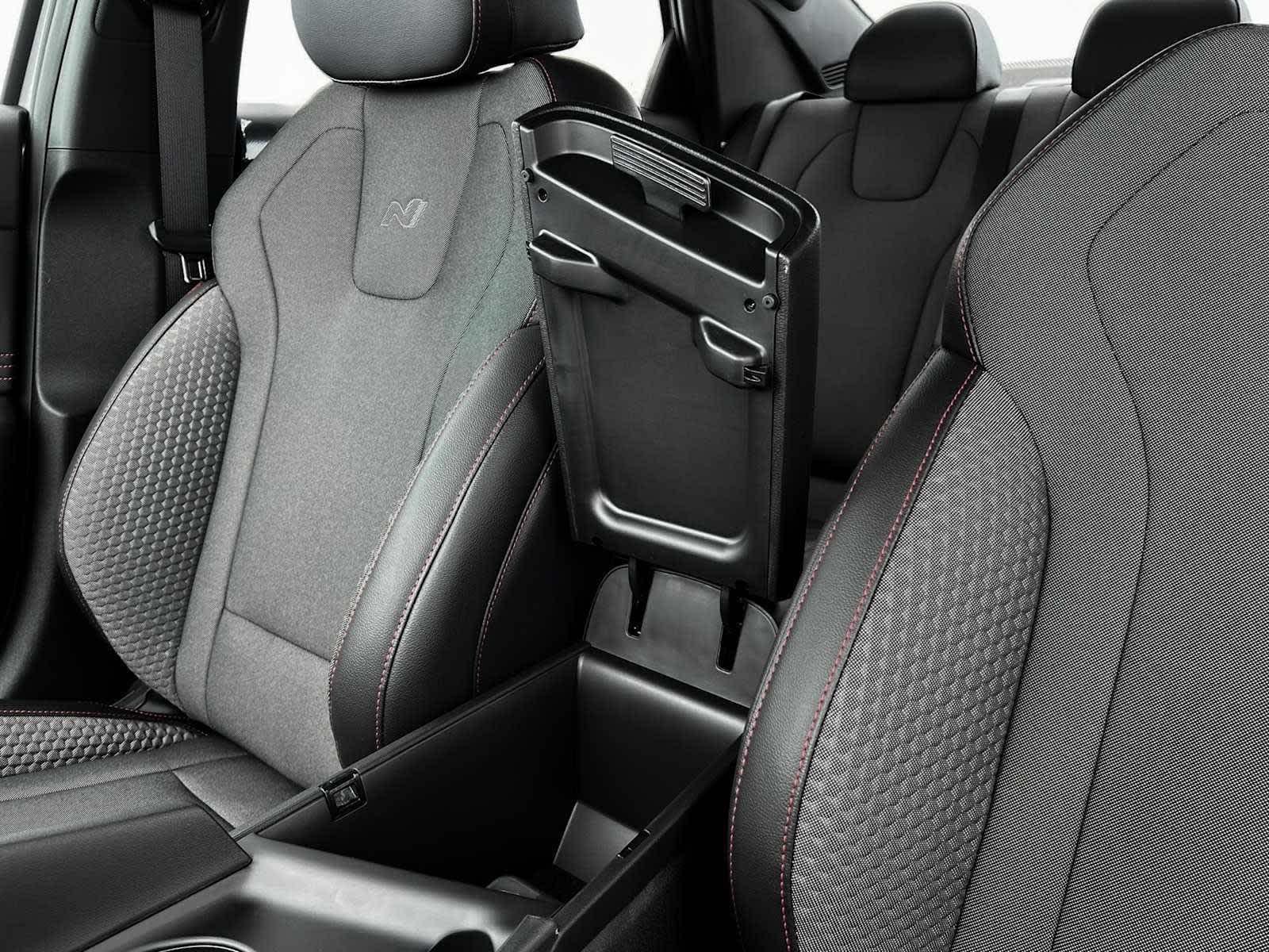 Thumbnail: 2025 Hyundai Elantra - 18