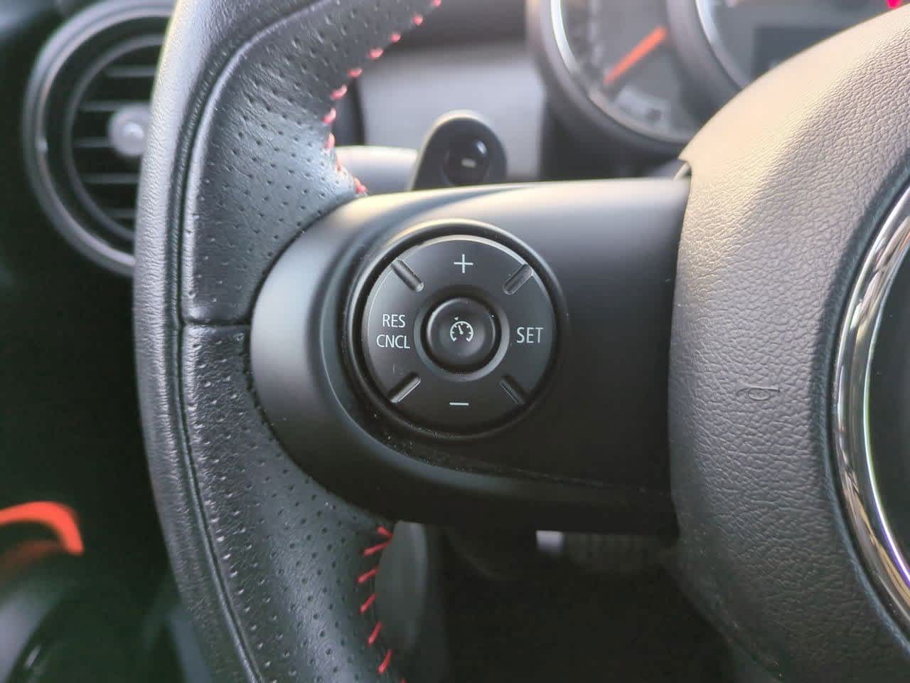 Thumbnail: 2017 MINI Cooper Hardtop - 24