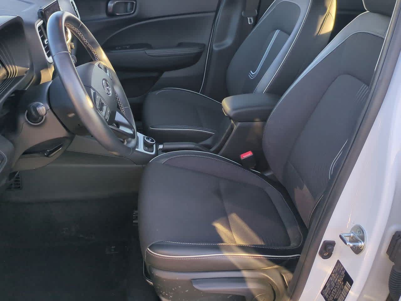 Thumbnail: 2023 Hyundai Venue - 15