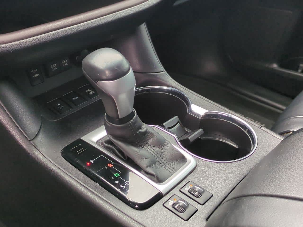 Thumbnail: 2017 Toyota Highlander - 32