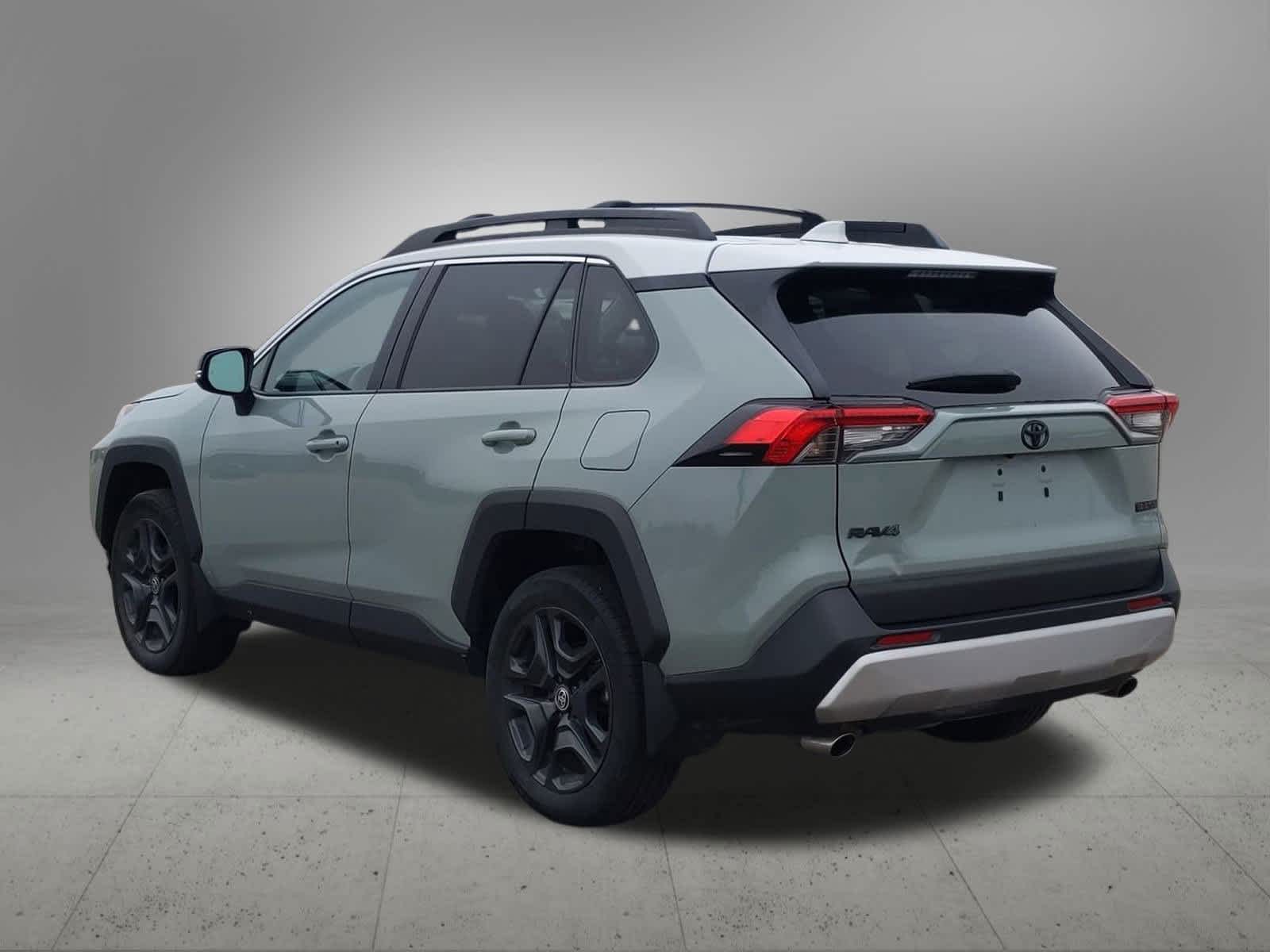 Thumbnail: 2022 Toyota RAV4 - 4