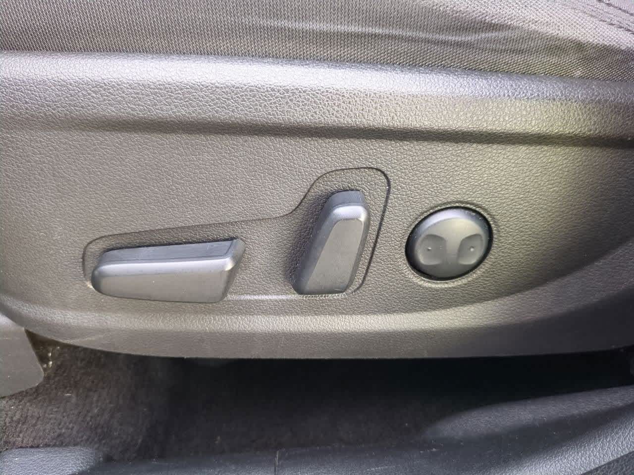 Thumbnail: 2022 Hyundai Santa Fe - 16