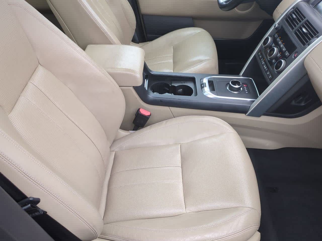 Thumbnail: 2017 Land Rover Discovery Sport - 23