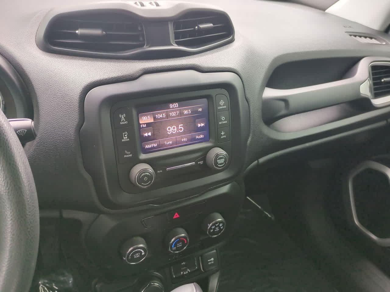 Thumbnail: 2019 Jeep Renegade - 27