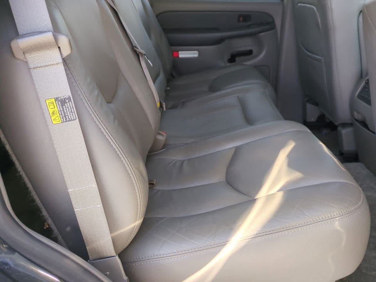 Thumbnail: 2003 Chevrolet Tahoe - 19