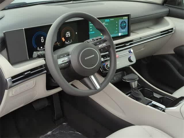 2025 Hyundai Tucson SEL photo 2