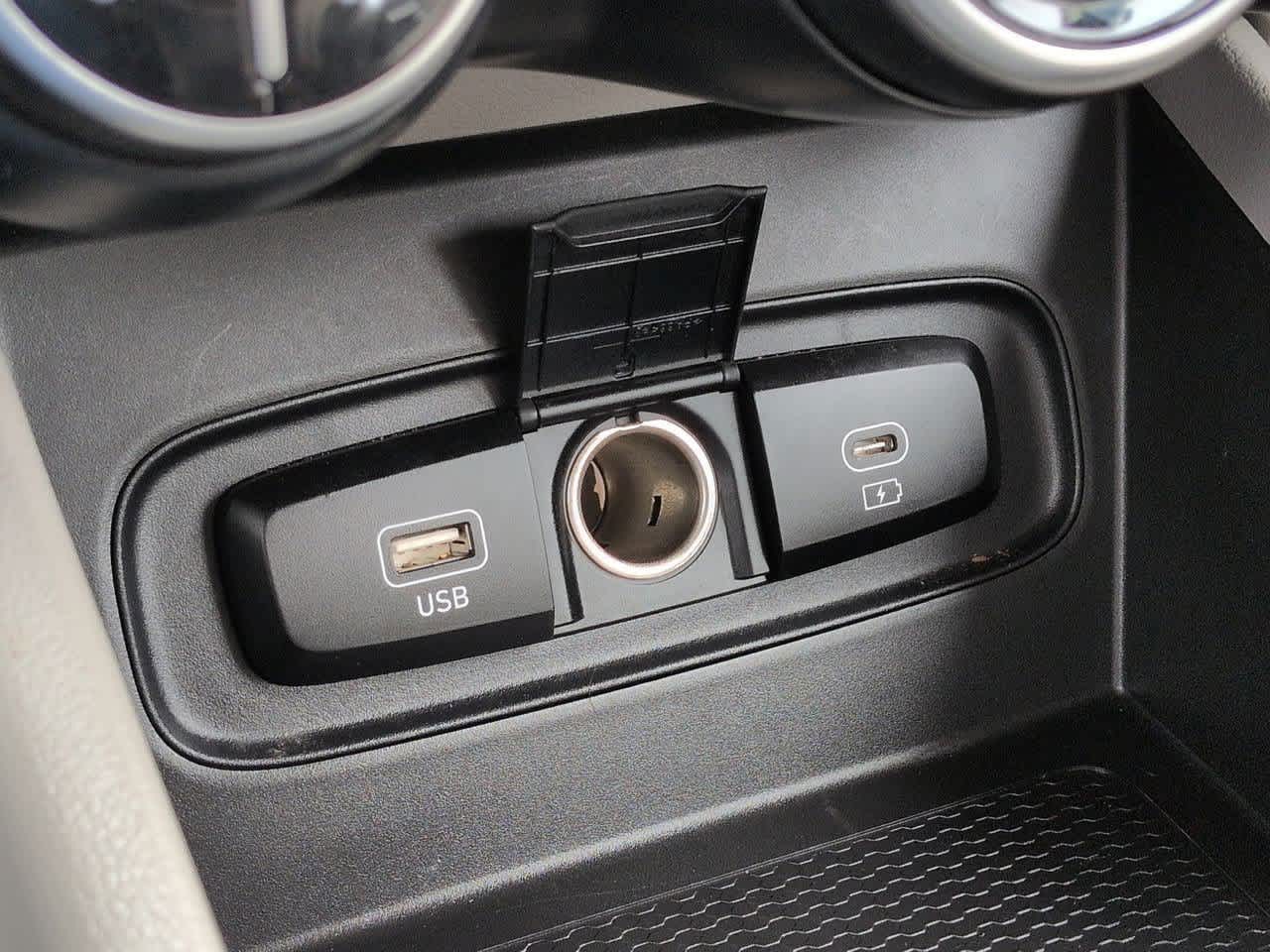 Thumbnail: 2023 Hyundai Venue - 30