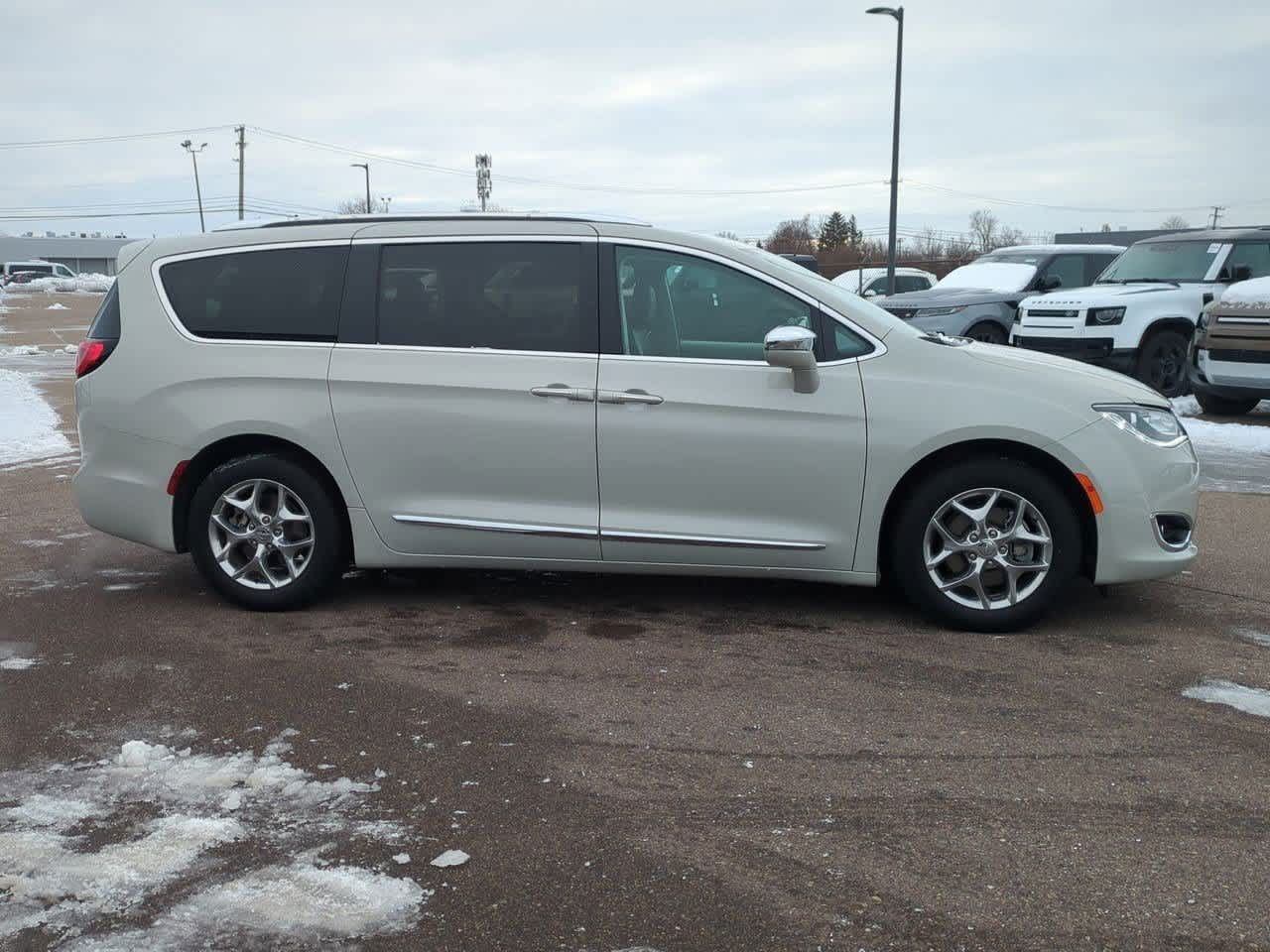 Thumbnail: 2020 Chrysler Pacifica - 7