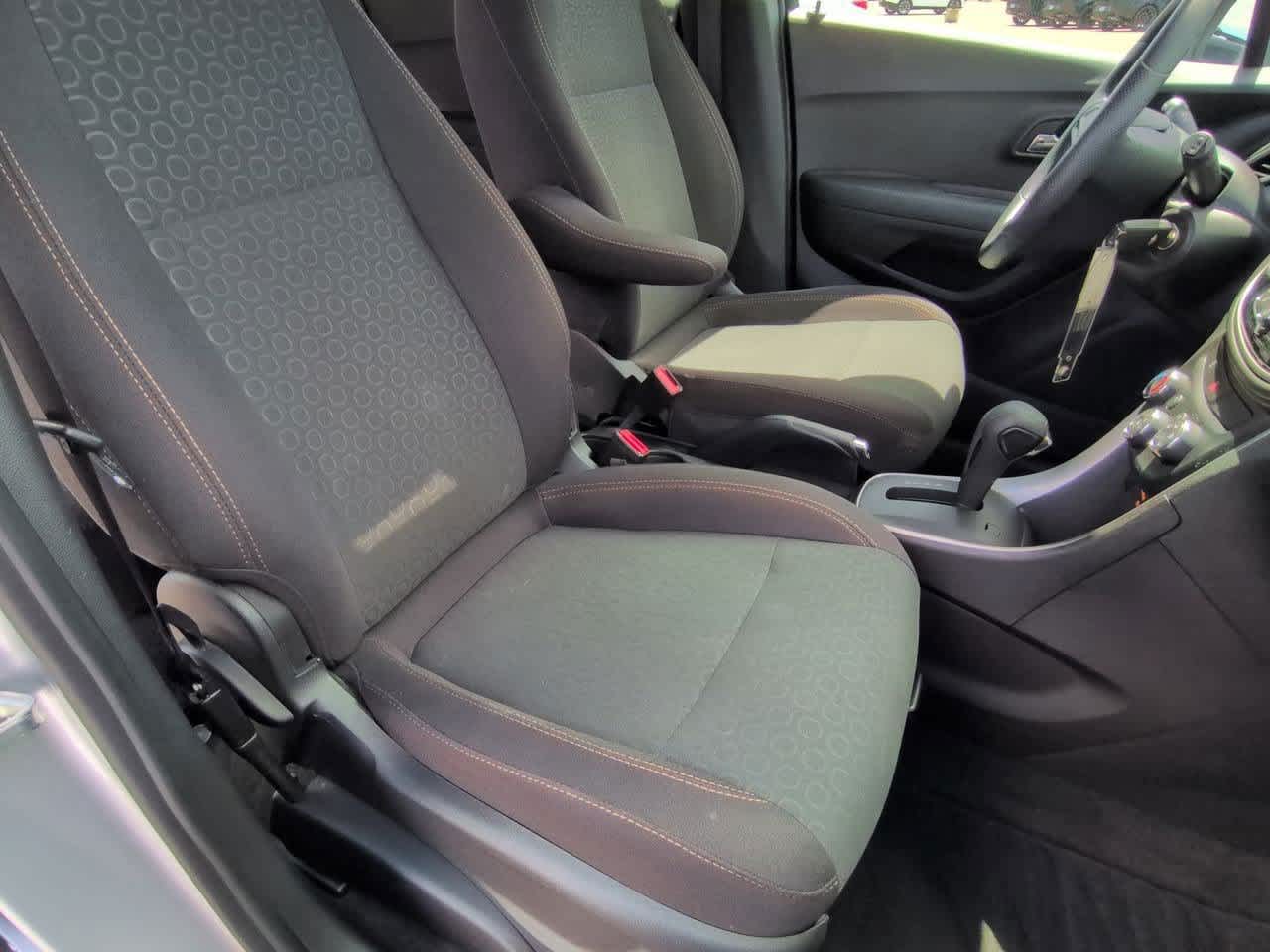 Thumbnail: 2018 Chevrolet Trax - 21