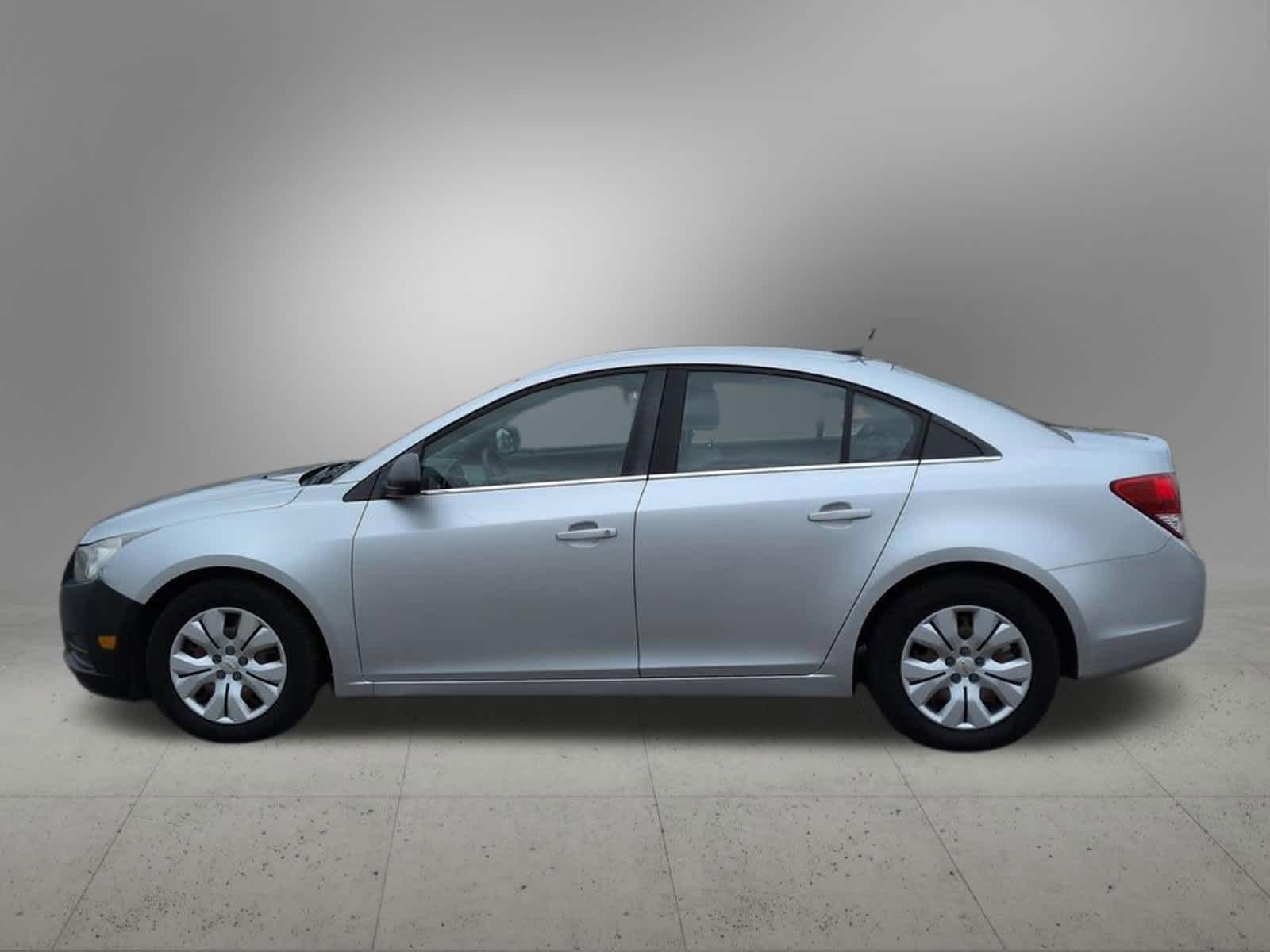 Thumbnail: 2012 Chevrolet Cruze - 3