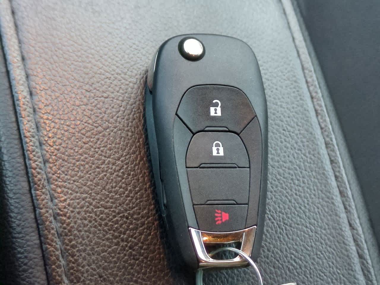 Thumbnail: 2017 Chevrolet Cruze - 32