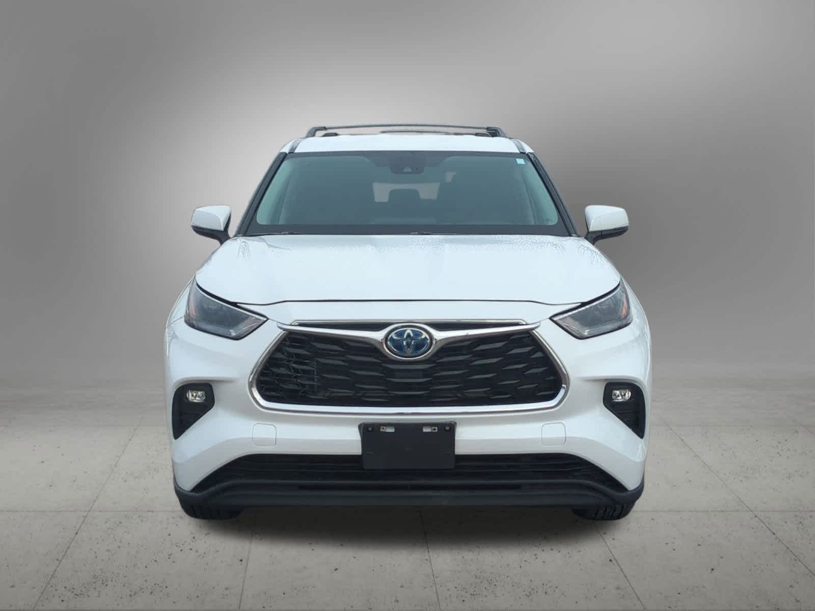 Thumbnail: 2023 Toyota Highlander - 9