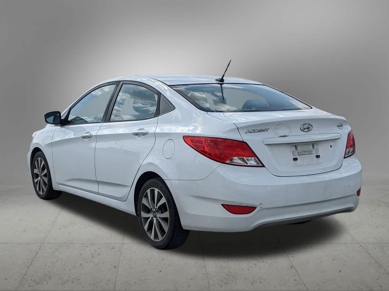 Thumbnail: 2017 Hyundai Accent - 4