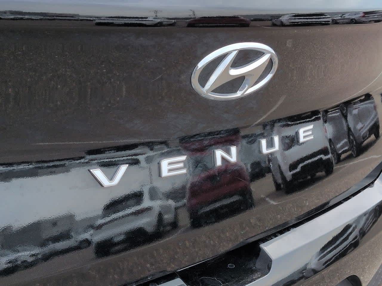 Thumbnail: 2023 Hyundai Venue - 12