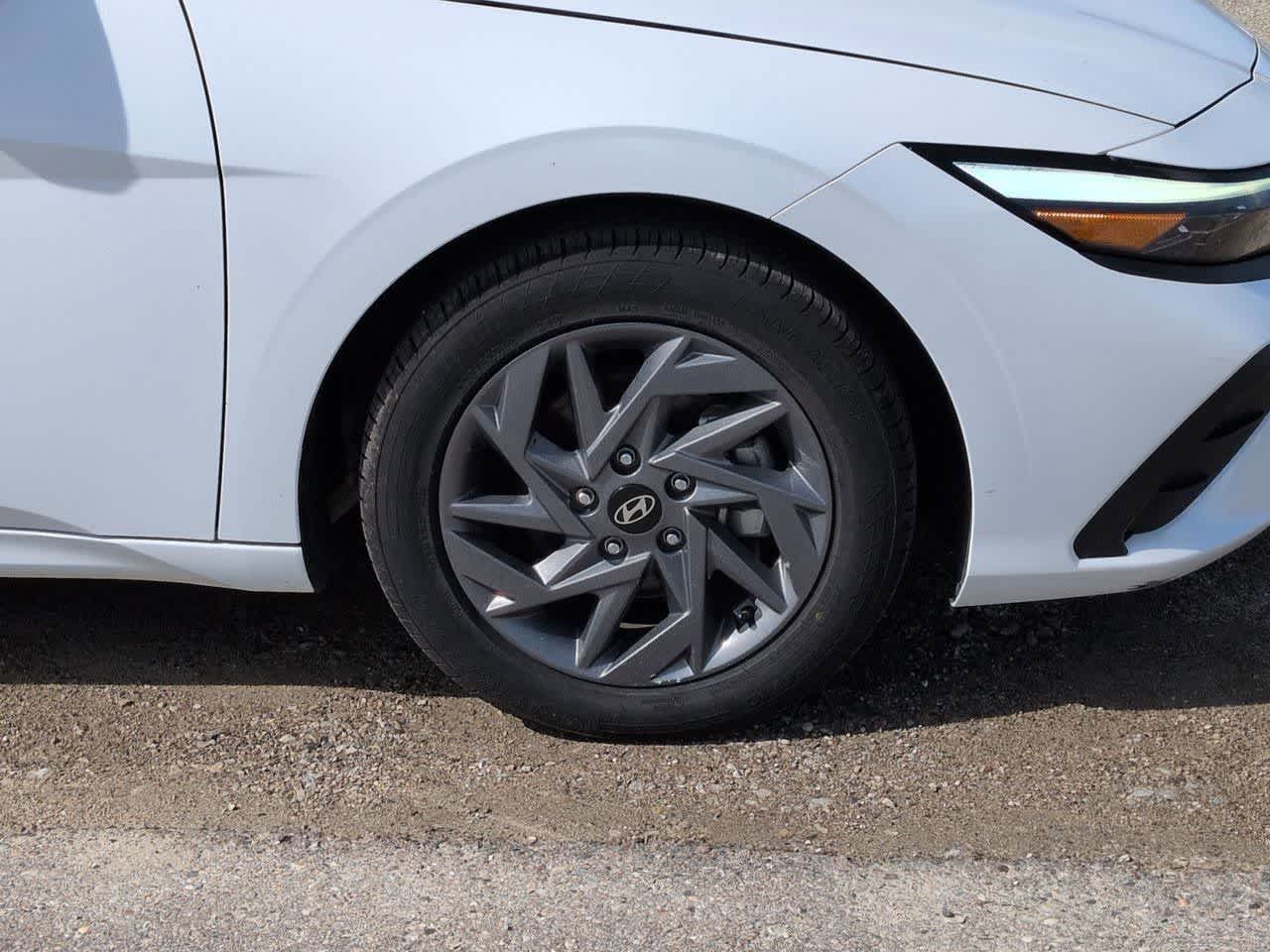 Thumbnail: 2024 Hyundai Elantra - 13