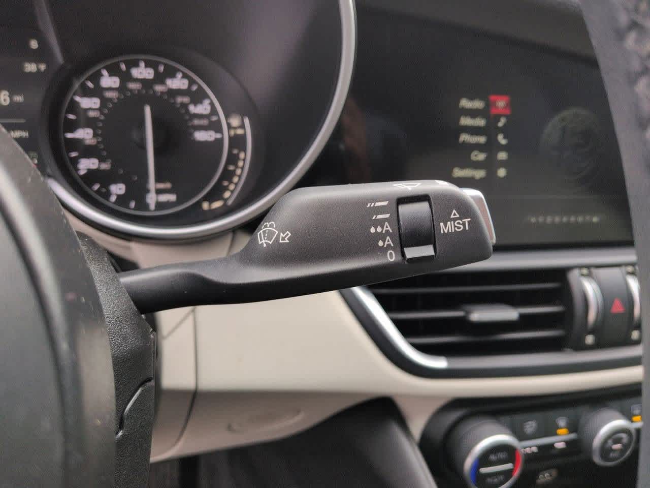 Thumbnail: 2019 Alfa Romeo Giulia - 24