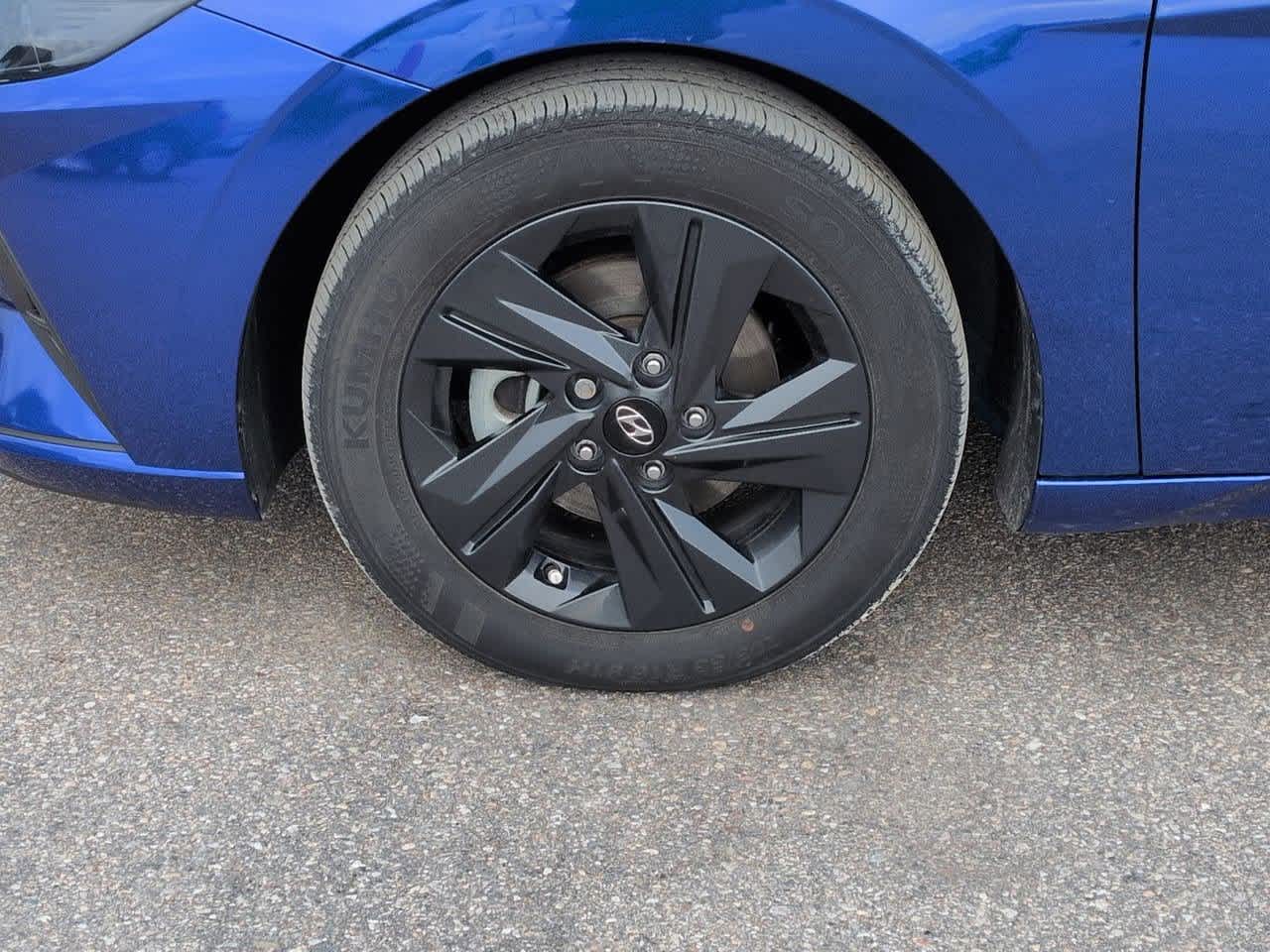 Thumbnail: 2023 Hyundai Elantra - 13