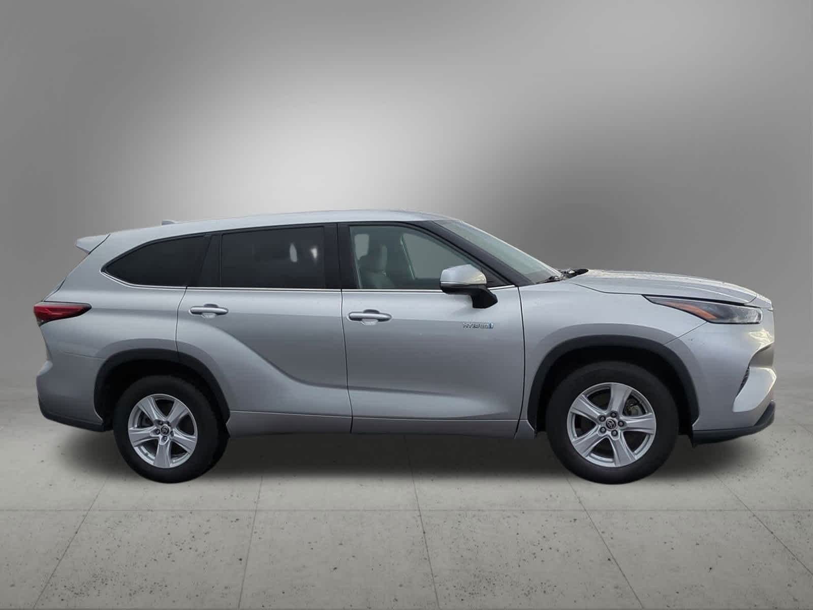Thumbnail: 2021 Toyota Highlander - 7