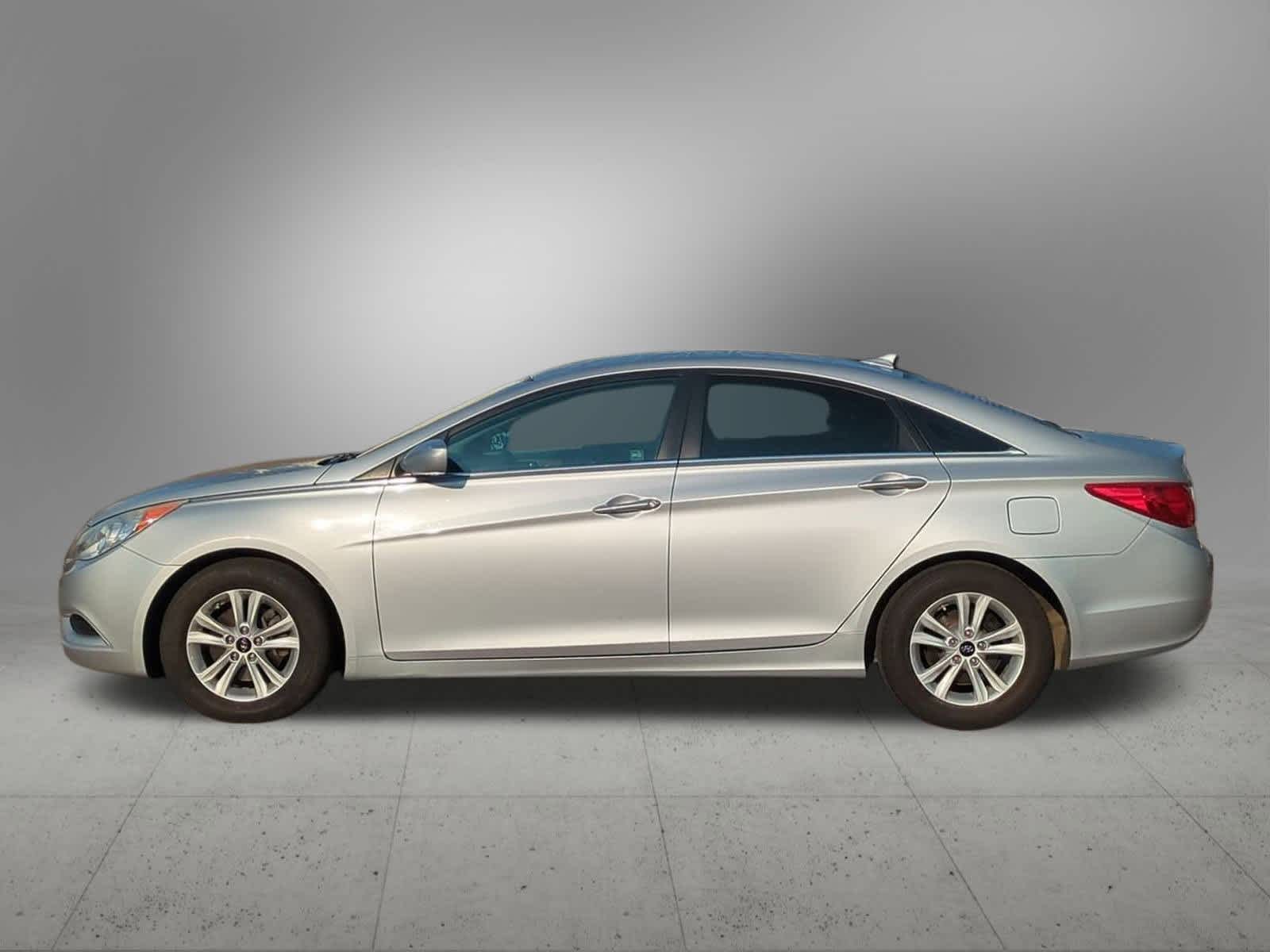 Thumbnail: 2011 Hyundai Sonata - 3
