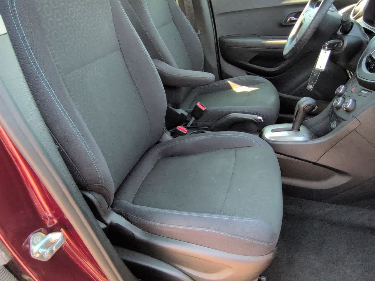 Thumbnail: 2016 Chevrolet Trax - 21