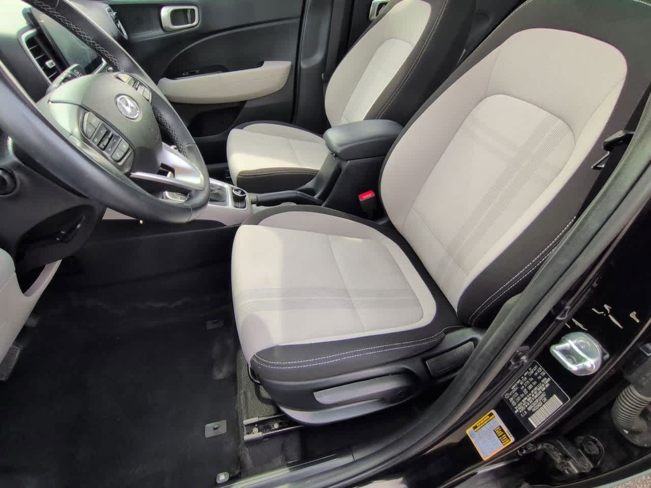 Thumbnail: 2023 Hyundai Venue - 16